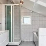 4 Star In Hadsund * Helberskov